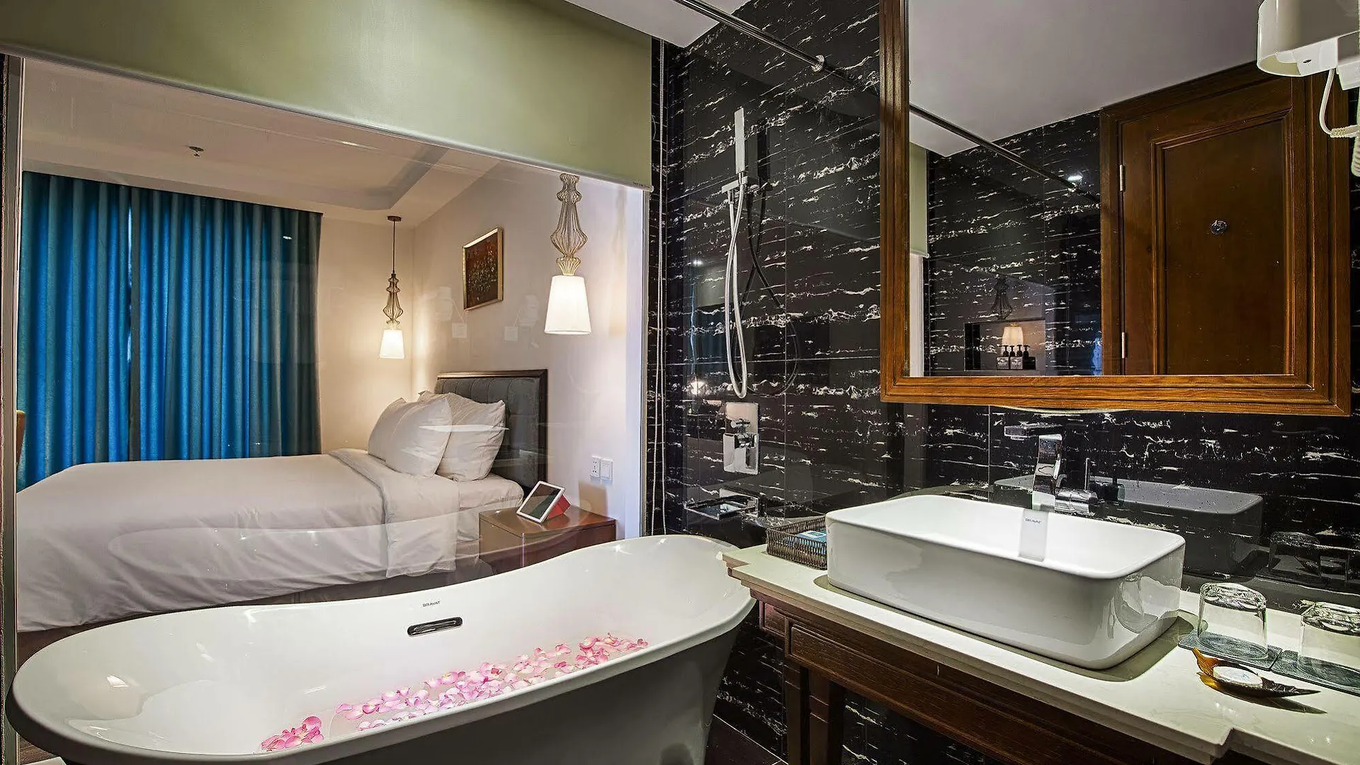 Adaline Hotel And Suite Da Nang